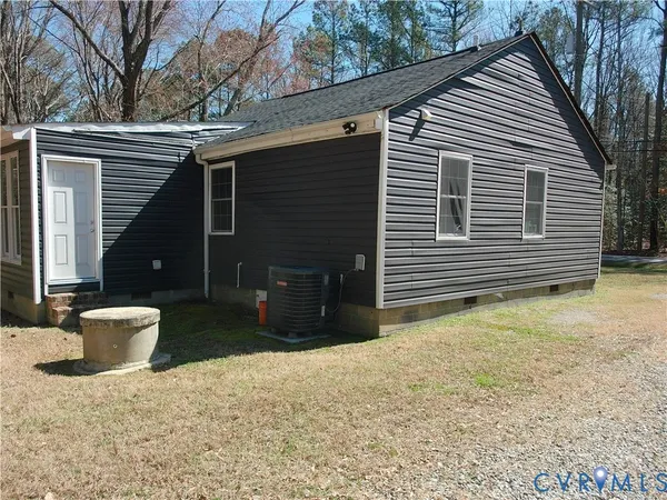 $1,300 | 108 Jamestown Road, Ashland, VA 23005