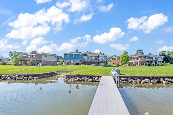 $999,999 | 6358 Kelley Road, Brooklyn, MI 49230