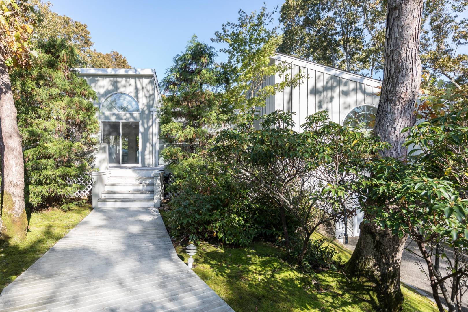 92 Springy Banks Road East Hampton, NY 11937 - Photo 3 of 16 Gallery Image 3