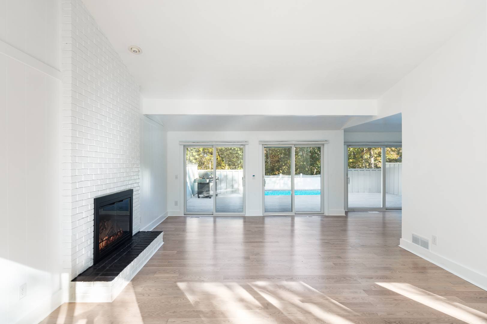 92 Springy Banks Road East Hampton, NY 11937 - Photo 6 of 16 Gallery Image 6