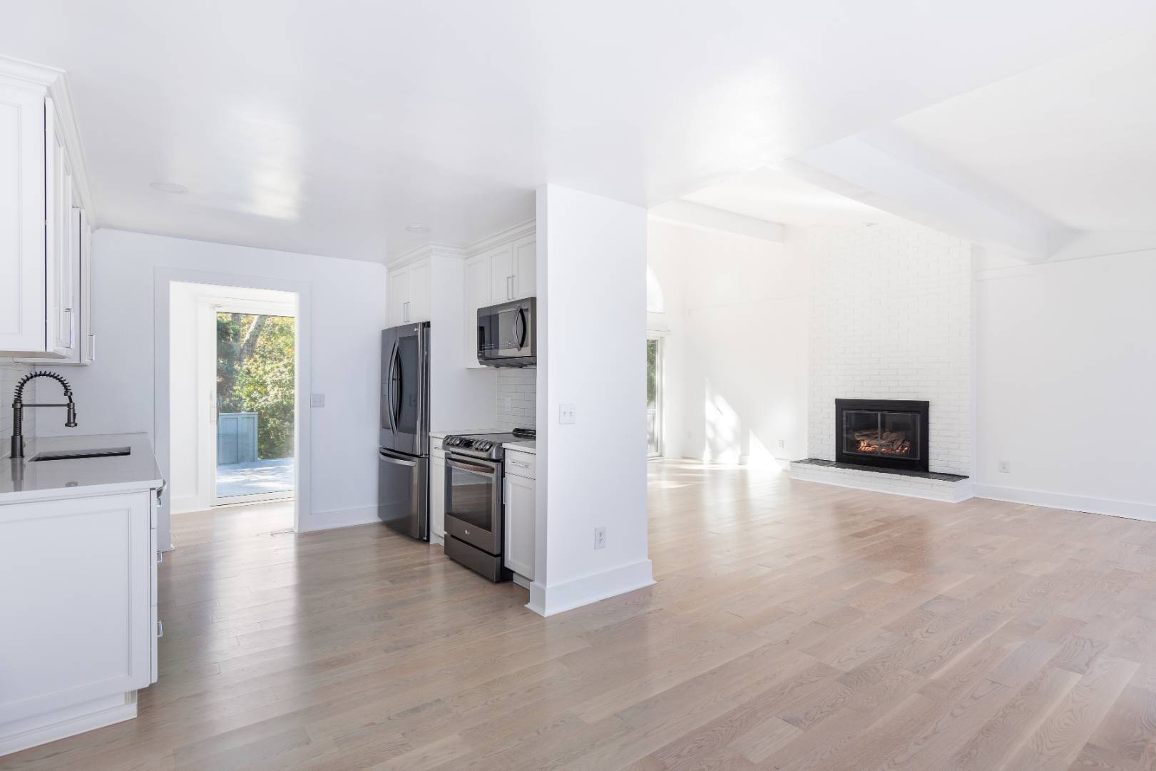 92 Springy Banks Road East Hampton, NY 11937 - Photo 9 of 16 Gallery Image 9