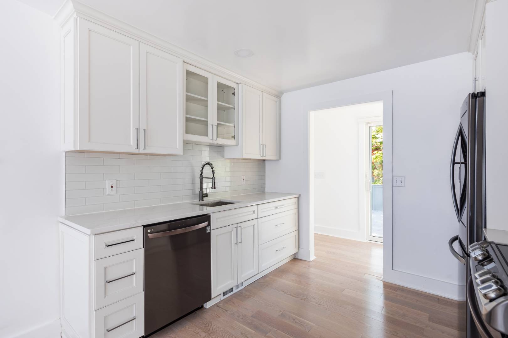 92 Springy Banks Road East Hampton, NY 11937 - Photo 10 of 16 Gallery Image 10