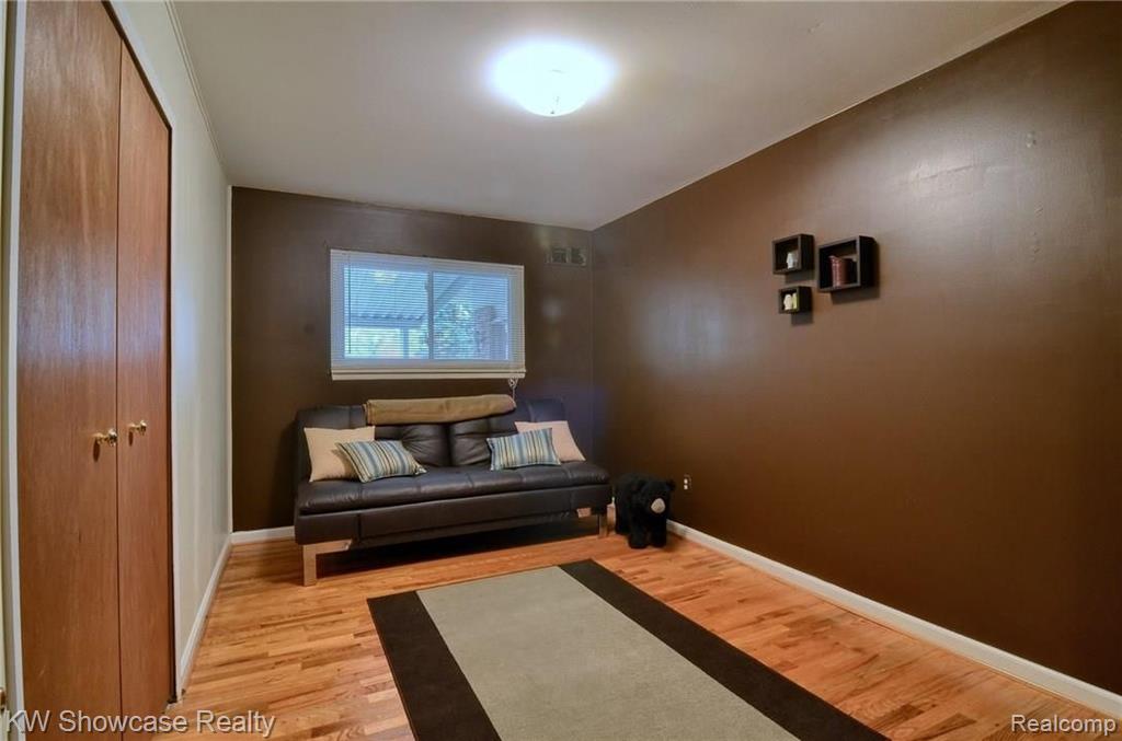 42916 Versailles Road Canton, MI 48187 - Photo 17 of 30