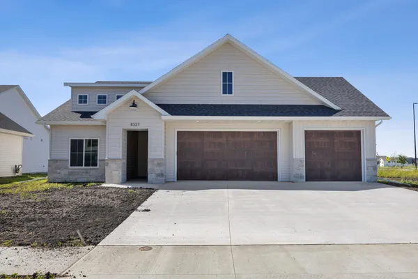 $899,900 | 7717 81st Avenue South, Horace, ND 58047