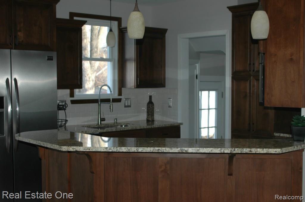 1117 Harvard Road Berkley, MI 48072 - Photo 4 of 26