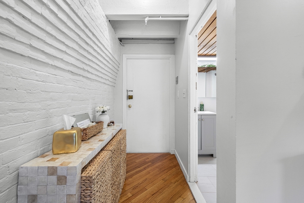 33 Commercial Wharf, Unit 32 Boston, MA 02110 - Photo 13 of 26