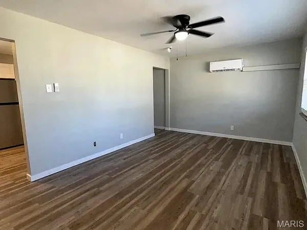 $825 | 3329 Lawn Avenue, Unit 3, St. Louis, MO 63139