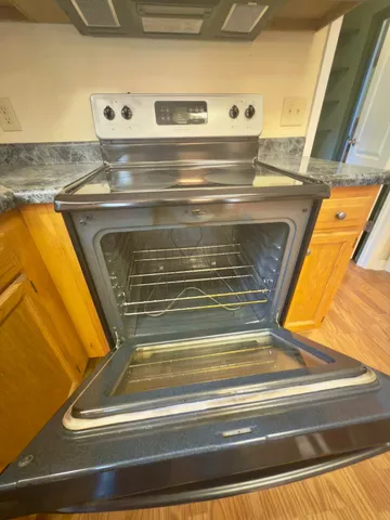 a view of utility room