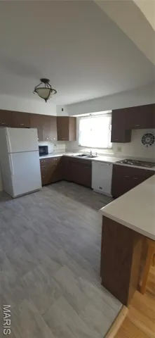 $295,000 | 10714 Winthrop Court, St. Louis, MO 63123