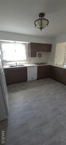 $295,000 | 10714 Winthrop Court, St. Louis, MO 63123