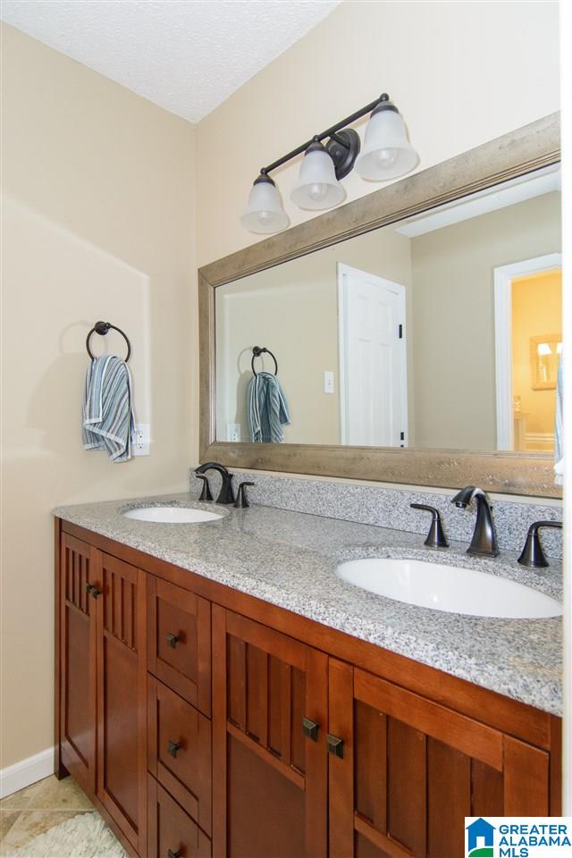 1381 Al Seier Road Birmingham, AL 35226 - Photo 19 of 32