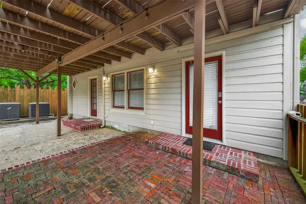 $2,500 | 1807 Crocker Street, Unit A, Houston, TX 77006