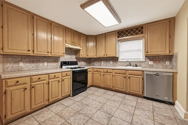 $2,500 | 1807 Crocker Street, Unit A, Houston, TX 77006