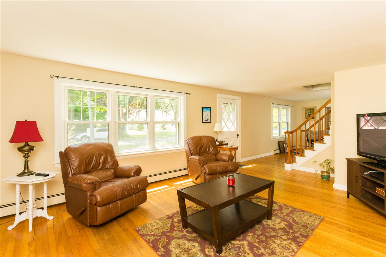 22 Fernald Road Kittery, ME 03904 - Photo 3 of 40