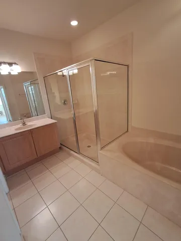 a view of empty room with front door