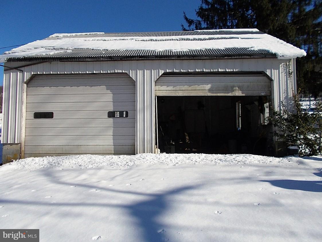 300 Harbaugh Valley Road Fairfield, PA 17320 - Photo 4 of 35 2 BAY GARAGE