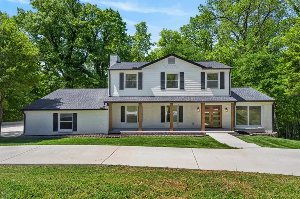 $658,000 | 1640 Simpson Drive, Clarksville, TN 37043
