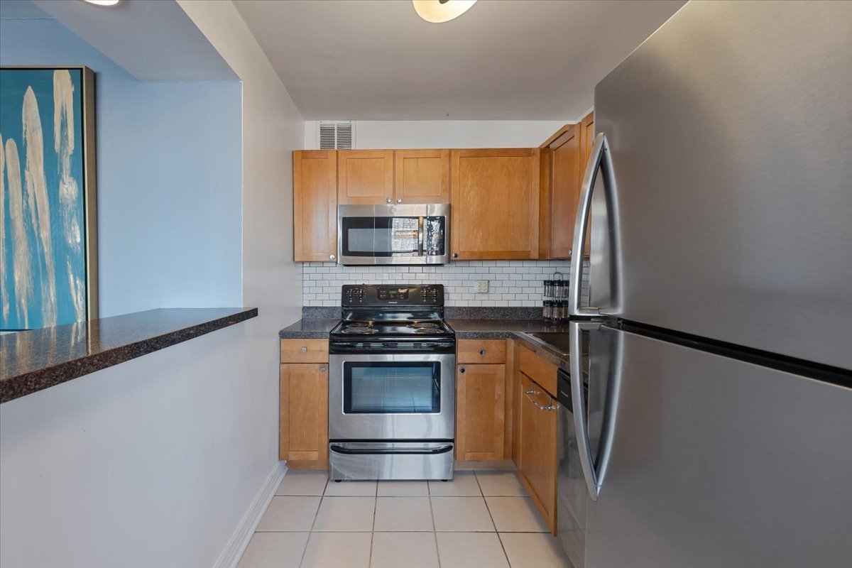 655 West Irving Park Road, Unit 1004 Chicago, IL 60613 - Photo 11 of 25