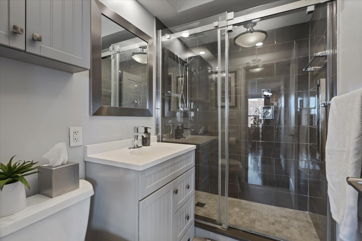 655 West Irving Park Road, Unit 1004 Chicago, IL 60613 - Photo 14 of 25