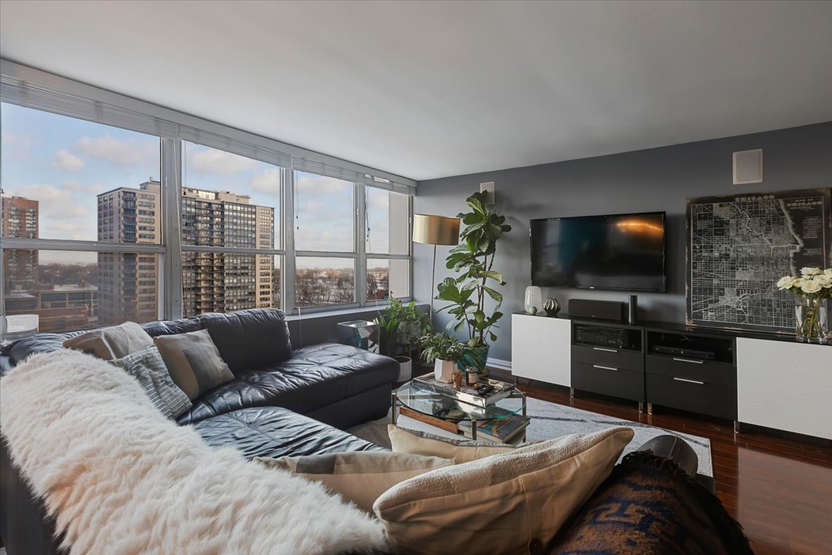 655 West Irving Park Road, Unit 1004 Chicago, IL 60613 - Photo 8 of 25