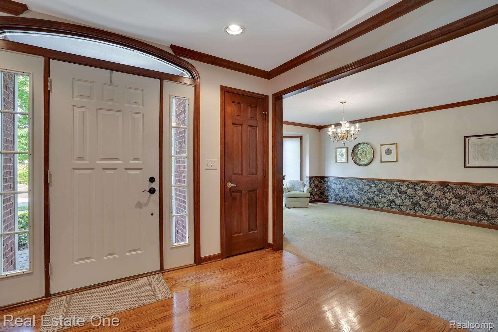 1138 Ridgeway Drive Rochester, MI 48307 - Photo 6 of 65 DSC03586.jpg