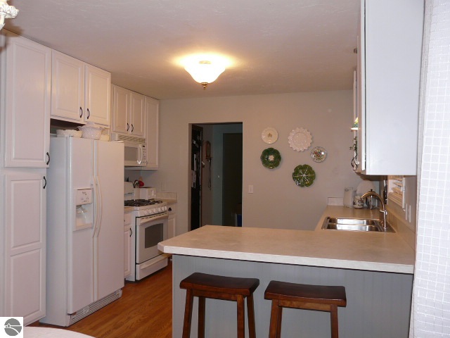9061 Shorter Lake Road Traverse City, MI 49684 - Photo 5 of 21 1779442-4.JPG