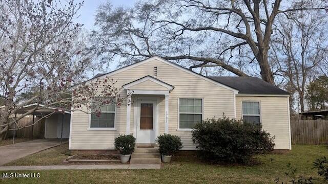 1701 Eastwood Road Natchez, MS 39120 - Photo 1 of 20 Front of Home