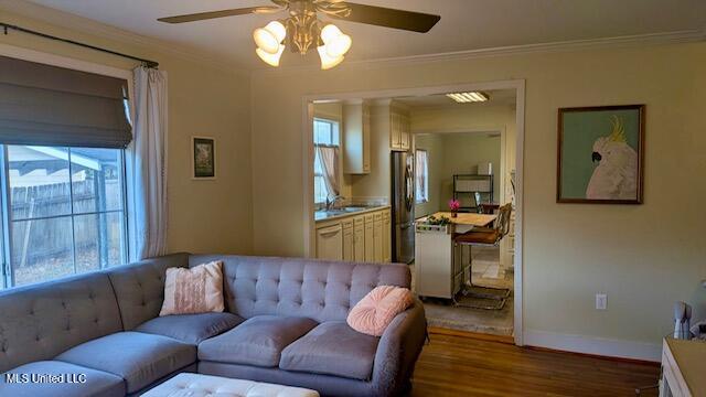 1701 Eastwood Road Natchez, MS 39120 - Photo 3 of 20 Living room