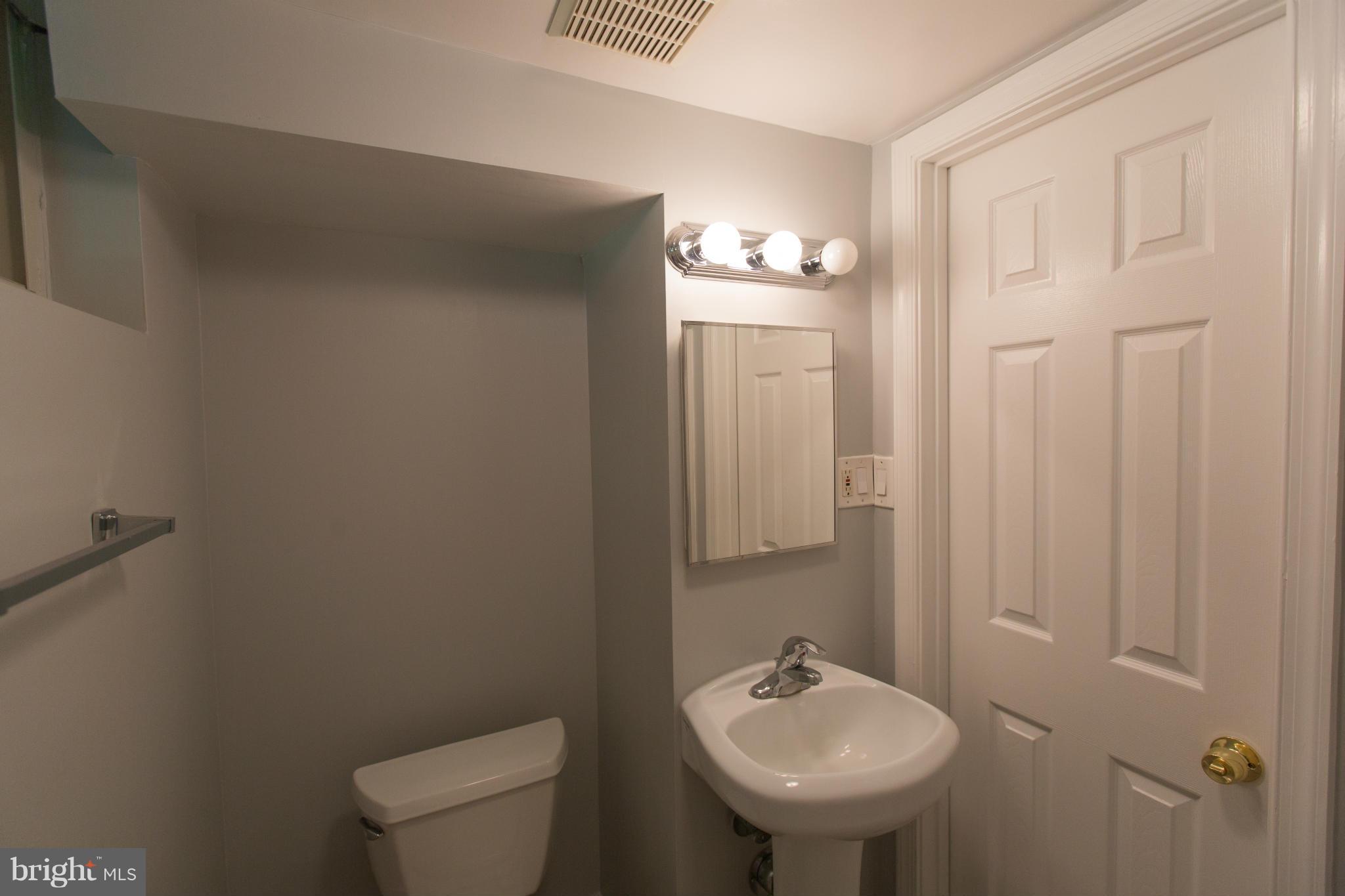 8237 Frye Road Alexandria, VA 22309 - Photo 18 of 22 Bath