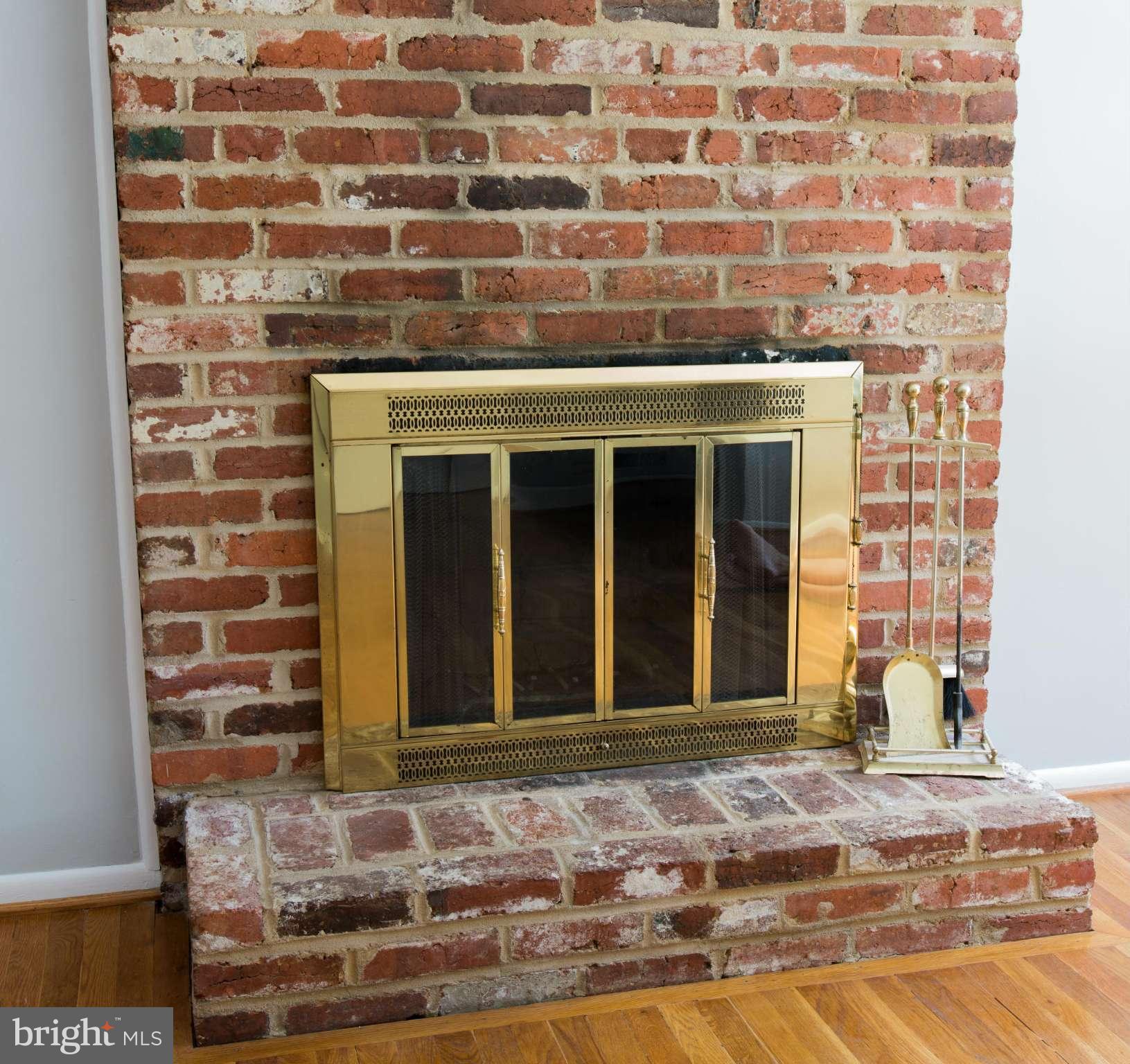 8237 Frye Road Alexandria, VA 22309 - Photo 8 of 22 Living Room