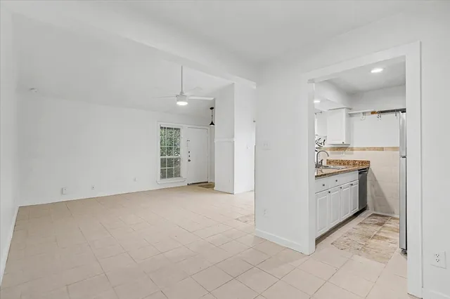 $1,700 | 817 Sirocco Drive, Unit A, Austin, TX 78745