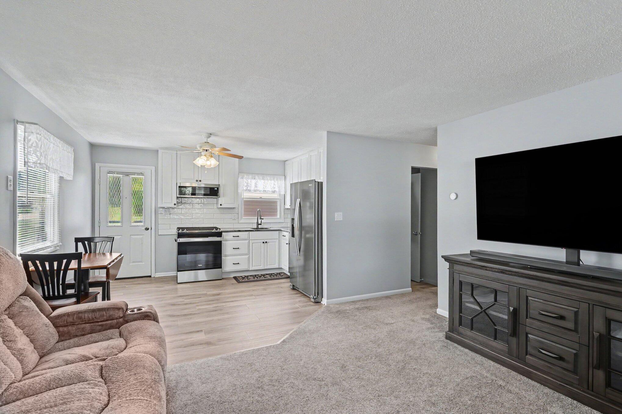 3604 Clinton Way Jackson, MI 49201 - Photo 10 of 30 005_file_8131