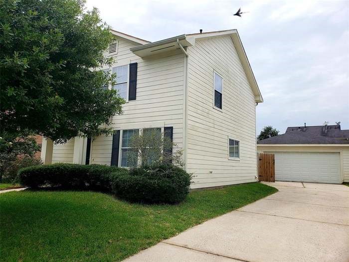 819 Lightningbug Lane Conroe, TX 77301 - Photo 2 of 12