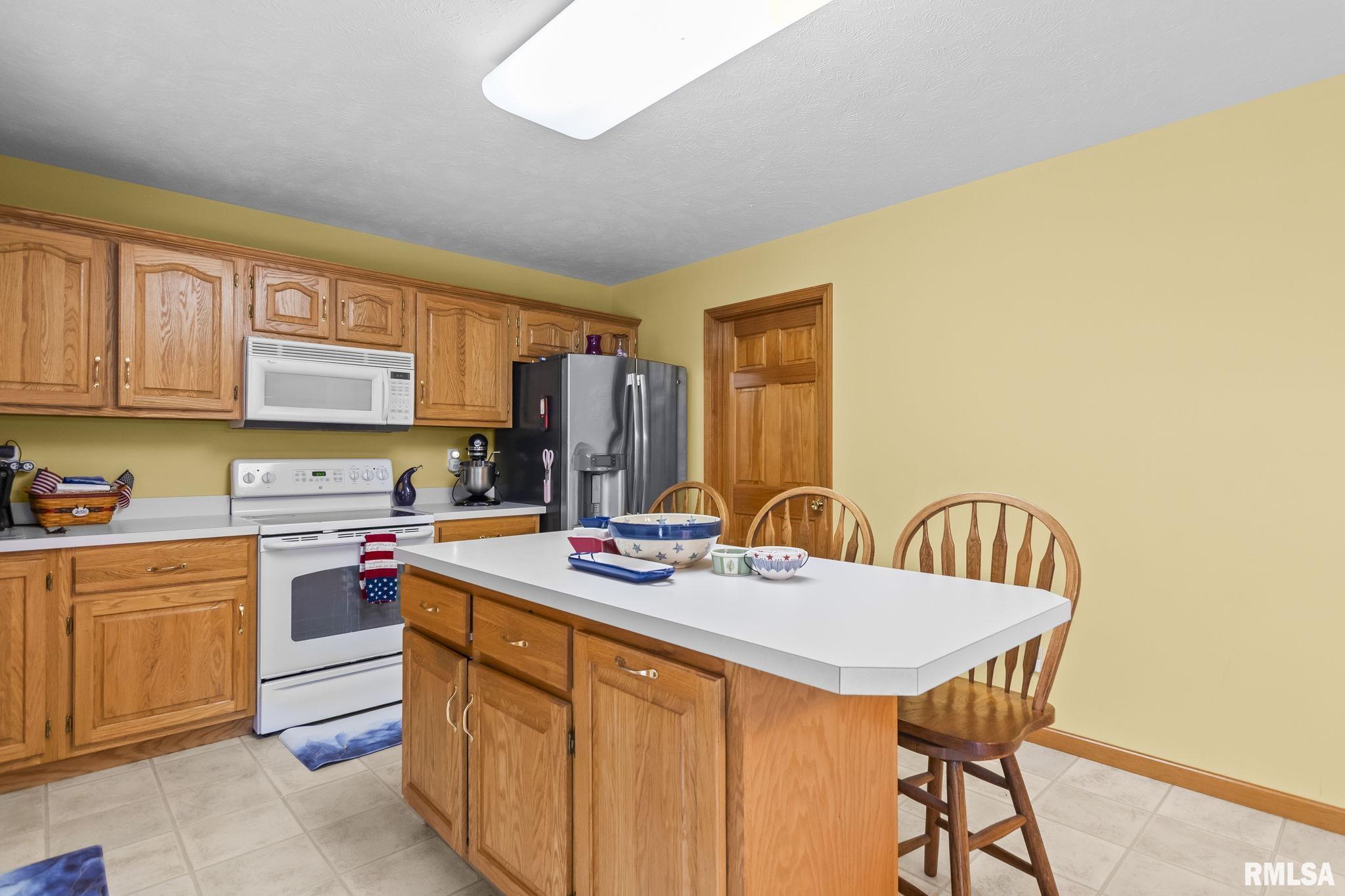 3908 Thackeray Drive Springfield, IL 62711 - Photo 16 of 43