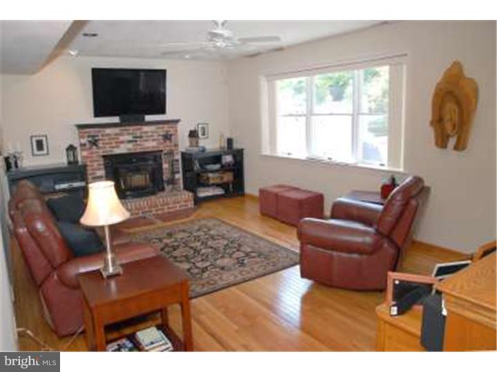 30 Timber Road Horsham, PA 19044 - Photo 3 of 21 Family Room