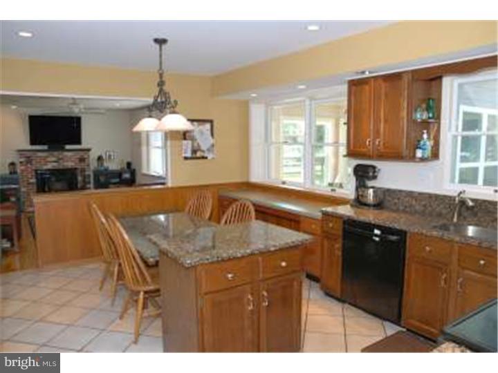 30 Timber Road Horsham, PA 19044 - Photo 6 of 21 Kitchen
