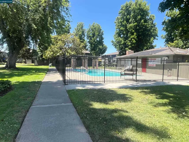 $199,000 | 1133 Meadow Lane, Unit 53, Concord, CA 94520