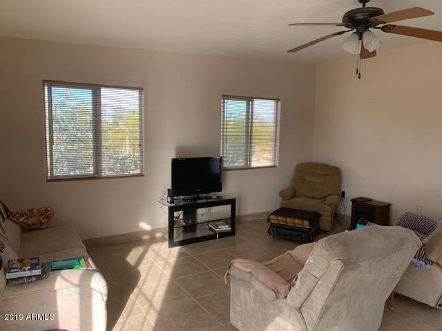 9026 North Page Road Florence, AZ 85132 - Photo 8 of 18 Living room