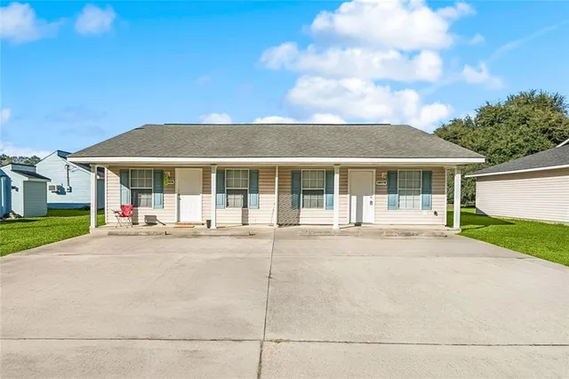 $215,000 | 16037 J R Drive, Hammond, LA 70401