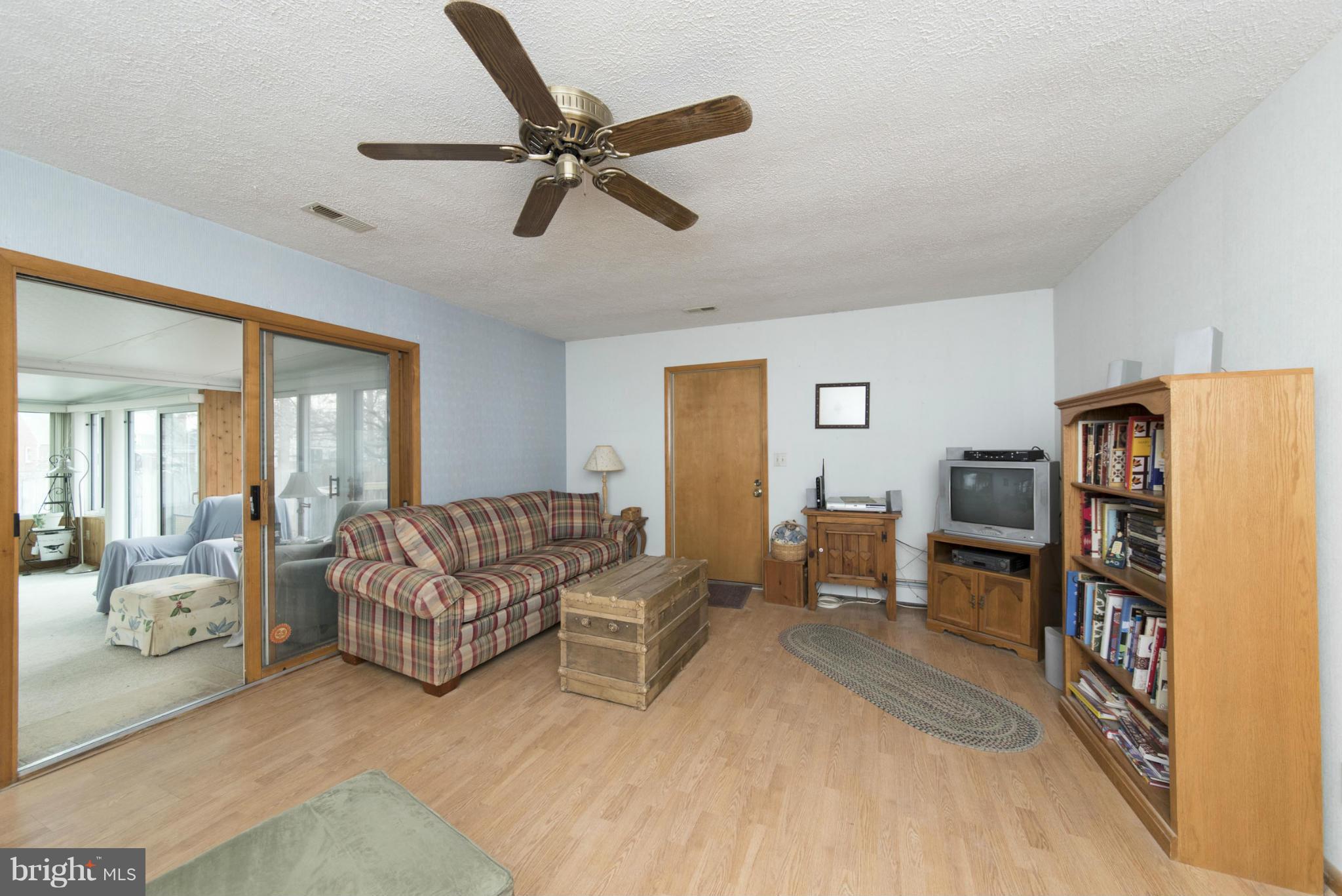 2514 Perring Woods Road Baltimore, MD 21234 - Photo 14 of 30 Family Room