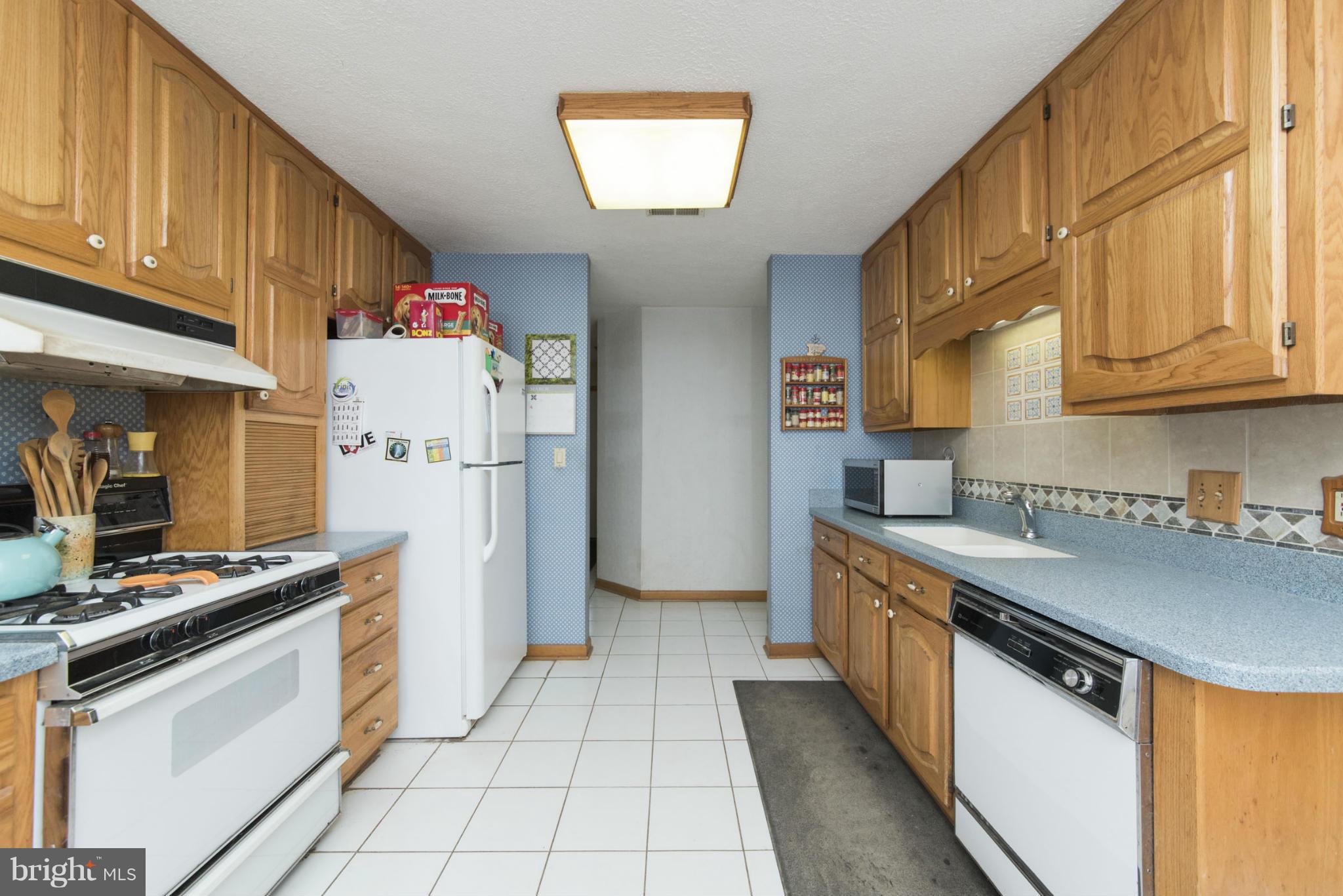 2514 Perring Woods Road Baltimore, MD 21234 - Photo 8 of 30 Kitchen