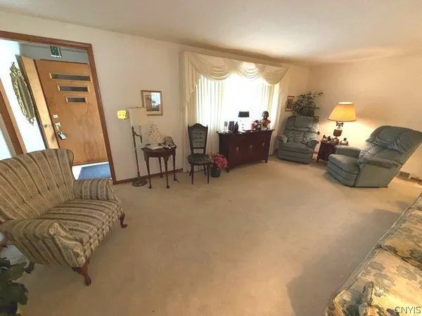 $162,500 | 501 Chestnut Street, Clay, NY 13212