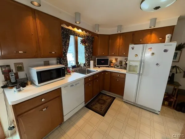 $162,500 | 501 Chestnut Street, Clay, NY 13212