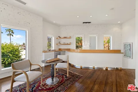 $3,995,000 | 2700 Glendower Avenue, Los Angeles, CA 90027