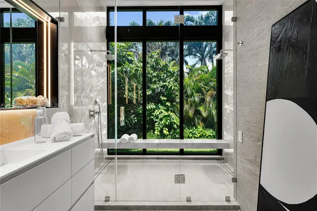 $8,900,000 | 620 Ocean Boulevard, Golden Beach, FL 33160