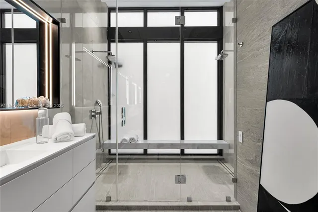 $8,900,000 | 620 Ocean Boulevard, Golden Beach, FL 33160