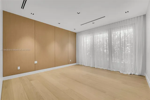 $8,900,000 | 620 Ocean Boulevard, Golden Beach, FL 33160