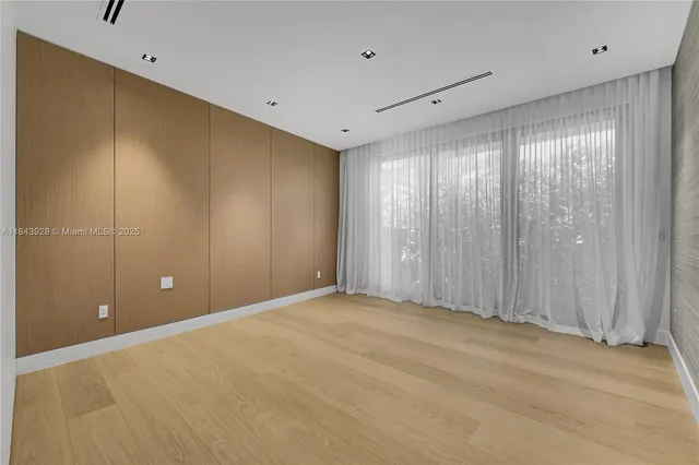 $8,900,000 | 620 Ocean Boulevard, Golden Beach, FL 33160