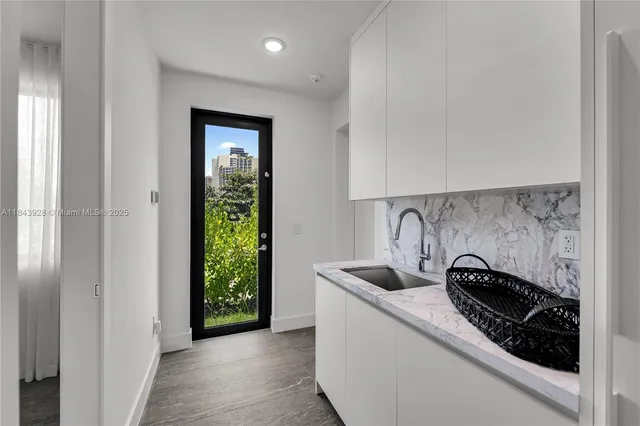 $8,900,000 | 620 Ocean Boulevard, Golden Beach, FL 33160