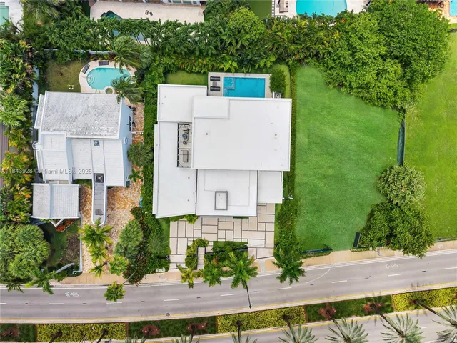 $8,900,000 | 620 Ocean Boulevard, Golden Beach, FL 33160